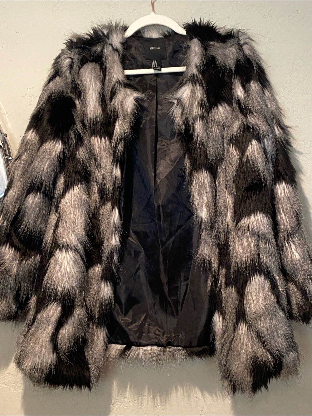 Mob Wife Vibes! Forever 21 Faux Fur Teddy Jacket label M fits like a SM though